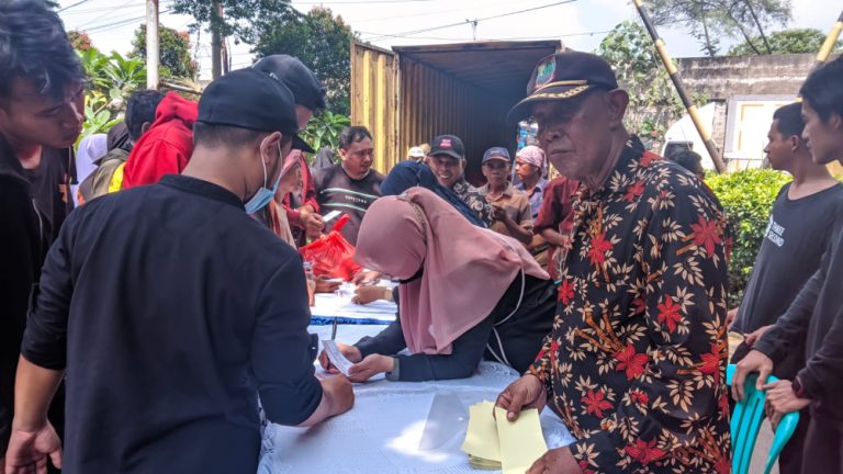 Jelang Ramadan, Bos Tenang Jaya Group Bagi Ribuan Sembako