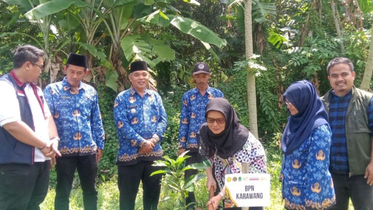 Sampoerna Untuk Indonesia Donasi 1000 Bibit Mangga untuk Desa Wisata di Karawang