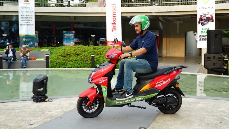 Telkomsel Gandeng Volta untuk Motor Listrik