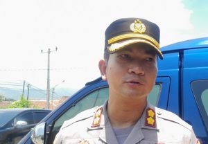 Kapolres Karawang AKBP Wirdhanto Hadicaksono. Polres Karawang membuka penitipan motor gratis bagi warga karawang yang akan mudik. Foto APR