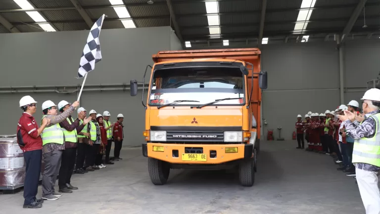 Penjualan Perdana, 11 Ton Katalis Merah Putih Dikirim ke Kilang Pertamina
