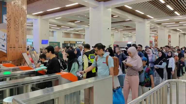 Penumpang Whoosh Meningkat 50 Persen di Momen Libur Panjang