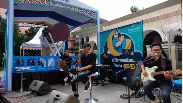 bank bjb Hidupkan Tradisi Haji Geyot untuk Meriahkan Ramadan