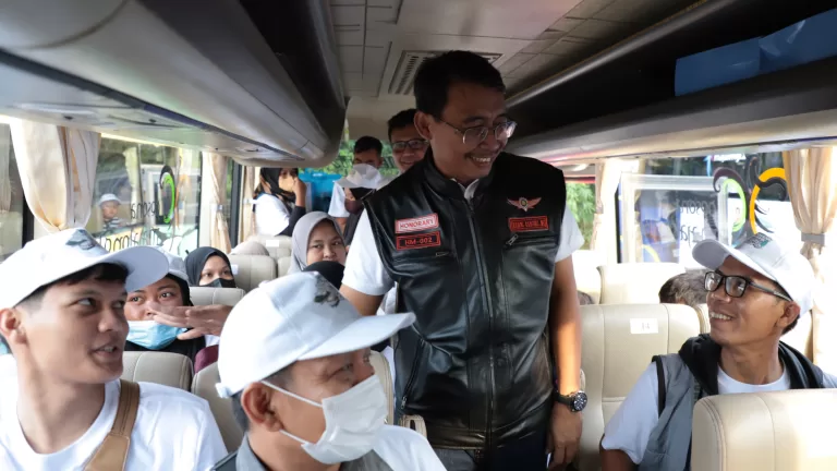 Ratusan Warga Ikuti Mudik Gratis Bersama BUMN di Pupuk Kujang