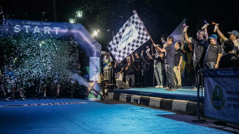 bank bjb Gerakkan Ekonomi dan Pariwisata Jabar Lewat Cycling de Jabar 2024