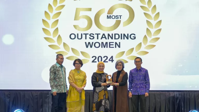 Direktur Komersial dan UMKM bank bjb  Raih Penghargaan Most Outstanding Women 2024