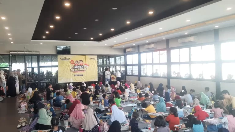 Ratusan Anak-anak Antusias Ikuti Lomba Mewarnai yang Digelar Waroeng Steak & Shake Karawang