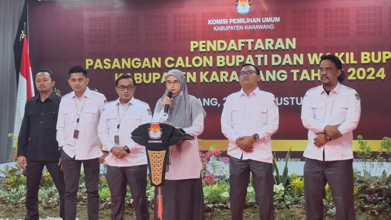 Dua Bakal Paslon Daftar ke KPU untuk Pilkada Karawang 2024