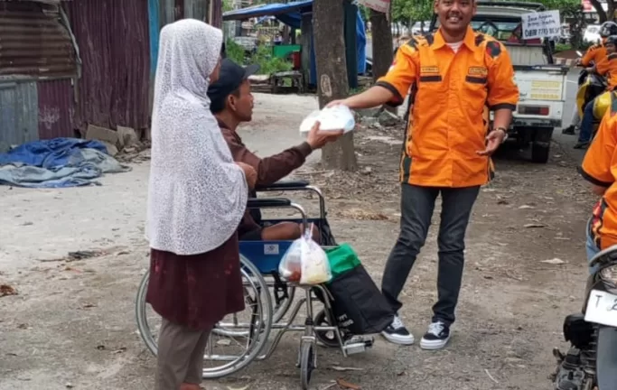 DPD Barisan Muda Kosgoro 1957 Karawang Baksos Ramadhan