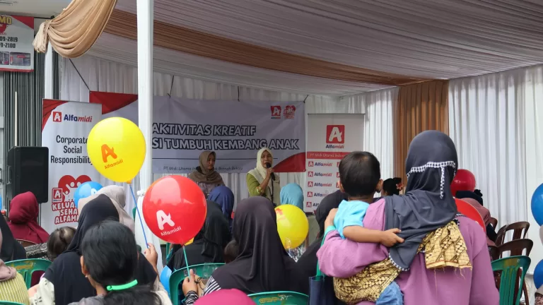 Gandeng Puskesmas, Alfamidi Edukasi Orangtua di Bogor Soal Tumbuh Kembang Anak