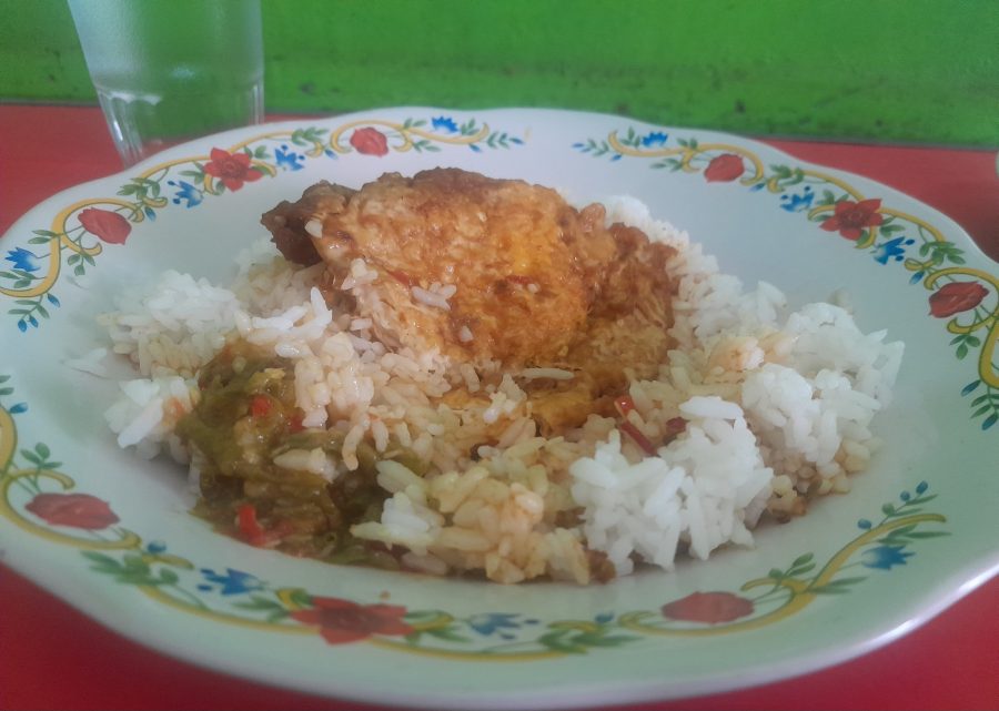Dengan Rp 10.000, di Karawang, Jawa Barat kamu bisa makan menu telur di Karawang, Jawa Barat.