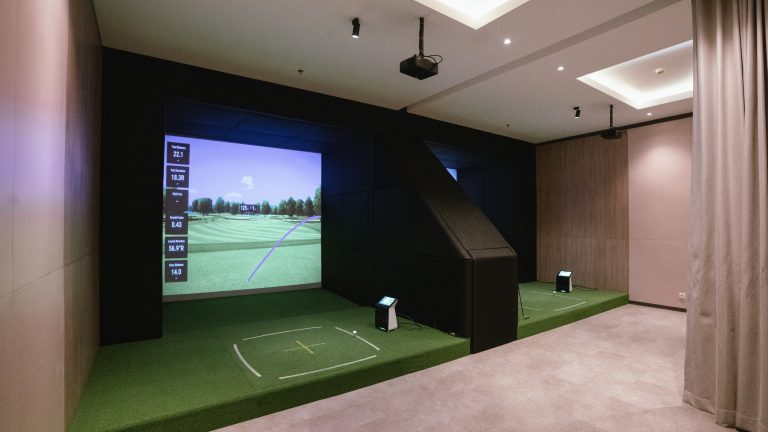 Delonix Hotel Karawang Gaet Pengunjung dengan Luncurkan Delonix Café dan Virtual Golf