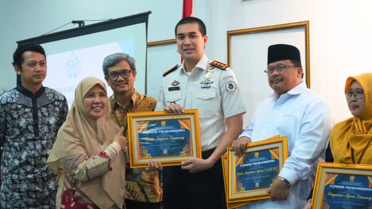 Imigrasi Karawang Sabet Dua Penghargaan Bergengsi di Bidang Pelayanan dan Pengelolaan Anggaran