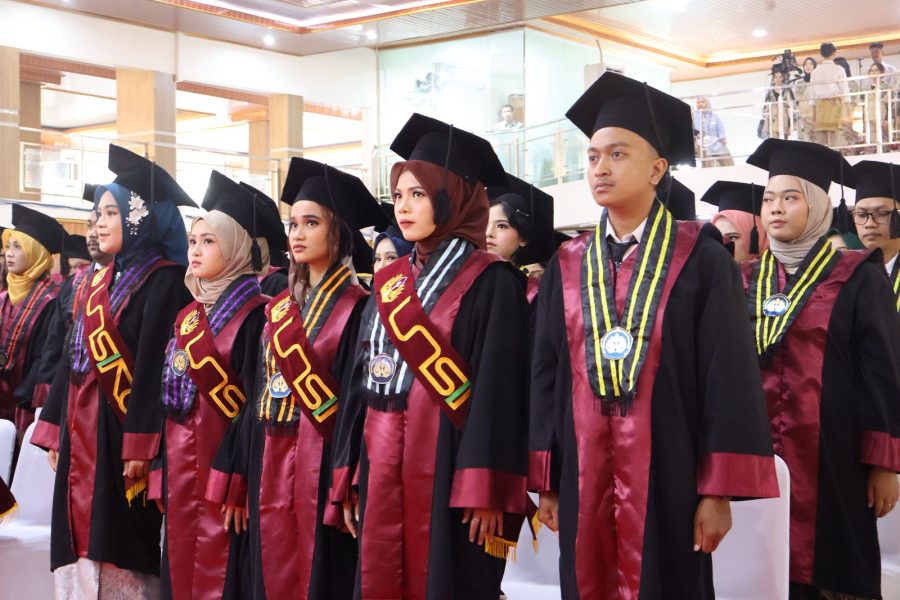 Wisuda periode Februari 2026 di Aula Syekh Quro Unsika, Selasa (10/2/2026).