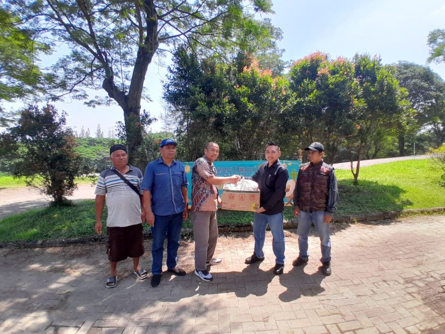 San Diego Hills Karawang Salurkan 400 Paket Lebaran