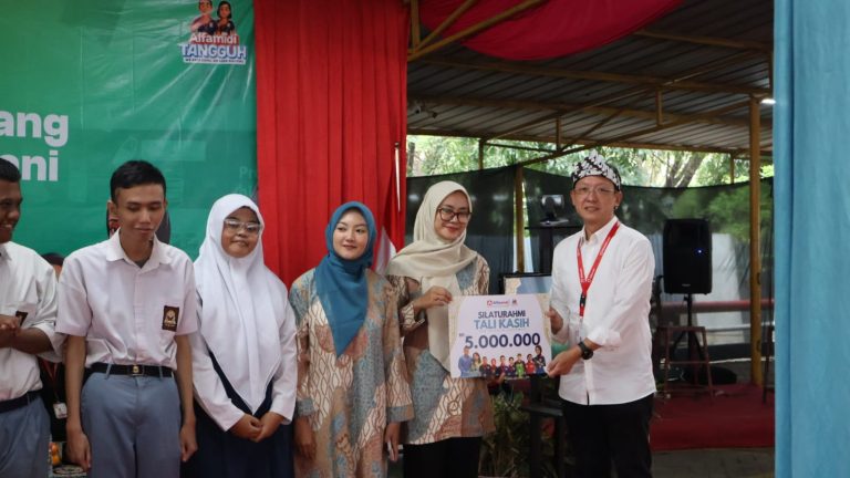 Alfamidi Bekasi Santunan untuk Siswa SLB, Bukti Komitmen Berdayakan Disabilitas