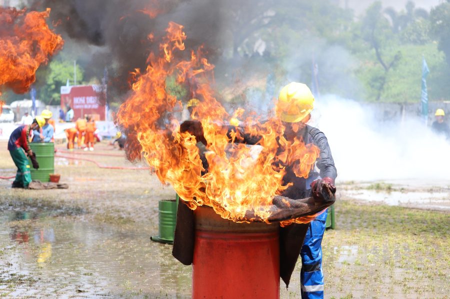 Hose Drill Contest PT Pupuk Kujang Cikampek. Foto Dokumentasi Pupuk Kujang.