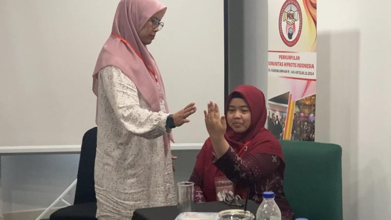 Peserta Lintas Profesi Ikuti Pelatihan Hipnoterapi IHC di Karawang