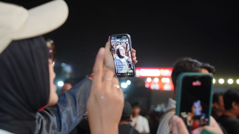 Dari Upload Konten hingga Live Stream Nyanyi Bareng, Indosat 5G Bikin QNF Chapter 5 Karawang Kian Pecah